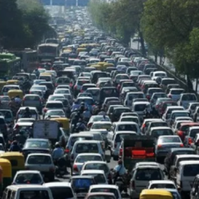 Bollo auto, aumento per chi inquina: nuovo calcolo in base all’anno di immatricolazione