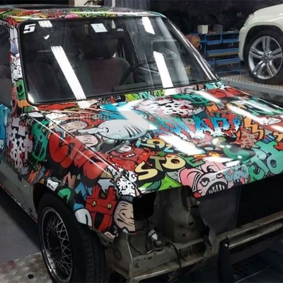 Car Wrapping Renault 5 vintage con personalizzazione “paint”